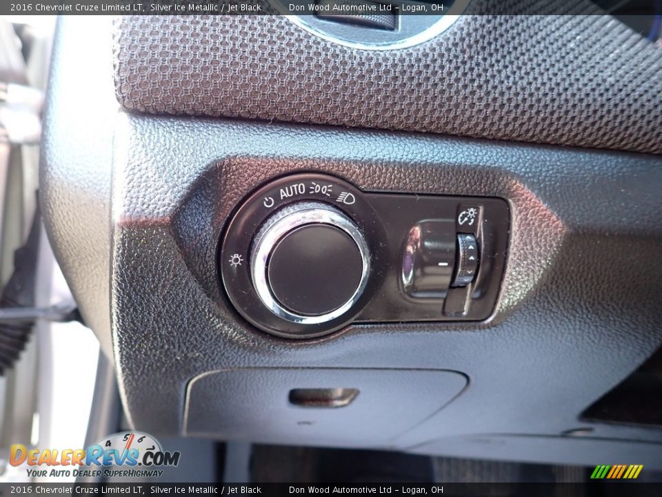 2016 Chevrolet Cruze Limited LT Silver Ice Metallic / Jet Black Photo #18