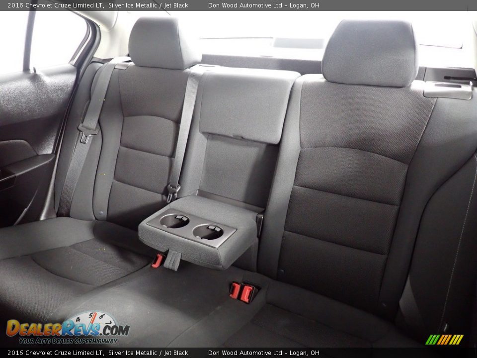 2016 Chevrolet Cruze Limited LT Silver Ice Metallic / Jet Black Photo #30