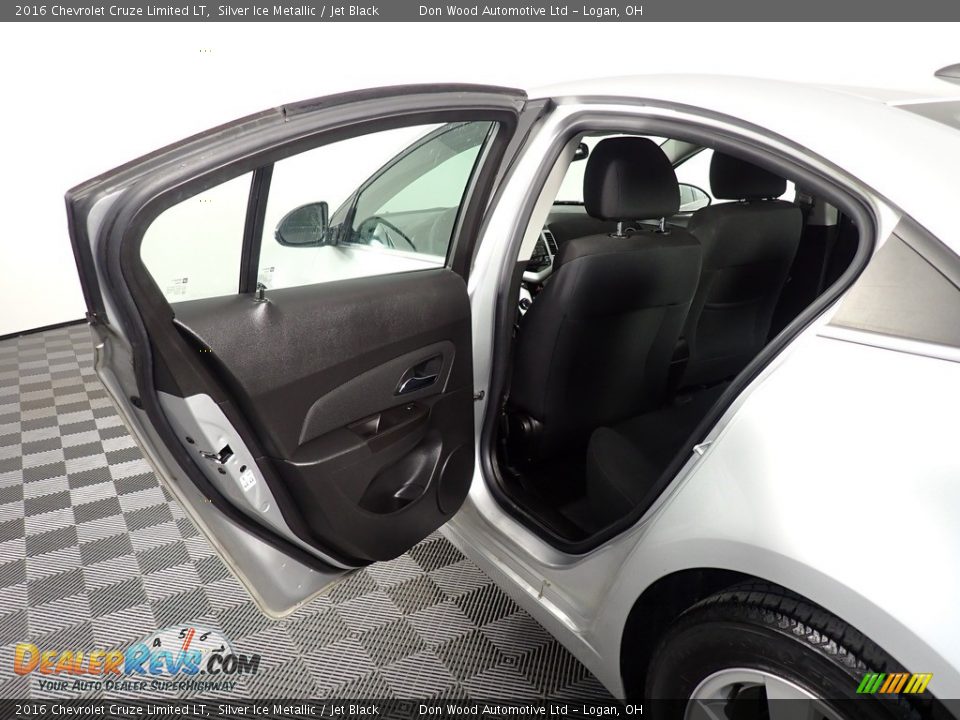 2016 Chevrolet Cruze Limited LT Silver Ice Metallic / Jet Black Photo #31