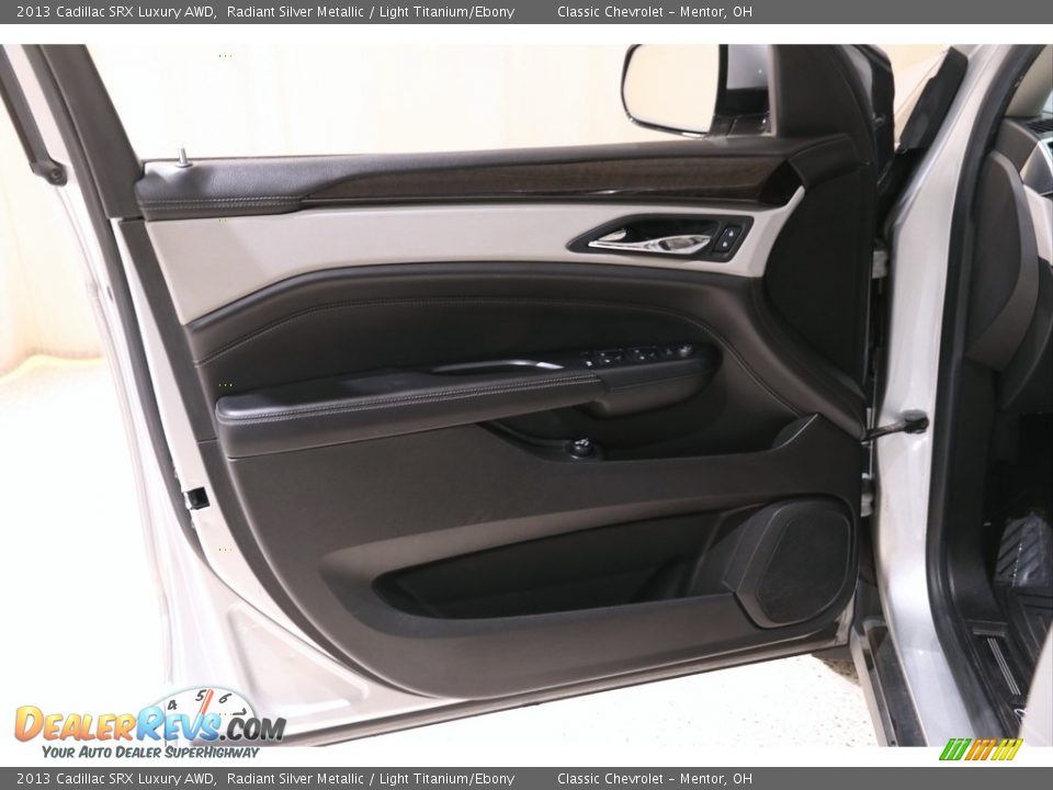2013 Cadillac SRX Luxury AWD Radiant Silver Metallic / Light Titanium/Ebony Photo #4