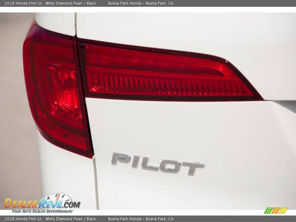 2018 Honda Pilot LX White Diamond Pearl / Black Photo #10