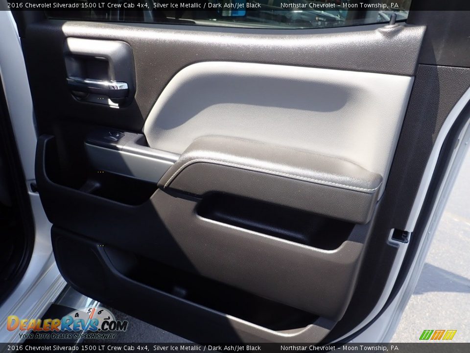 Door Panel of 2016 Chevrolet Silverado 1500 LT Crew Cab 4x4 Photo #18