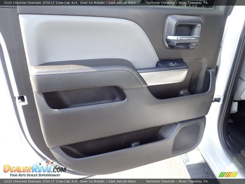 Door Panel of 2016 Chevrolet Silverado 1500 LT Crew Cab 4x4 Photo #22