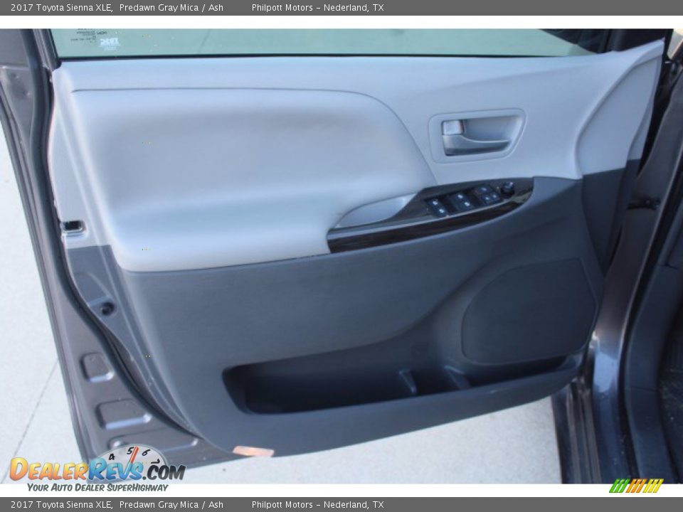 2017 Toyota Sienna XLE Predawn Gray Mica / Ash Photo #11