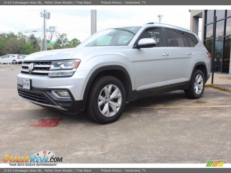 Front 3/4 View of 2018 Volkswagen Atlas SEL Photo #3