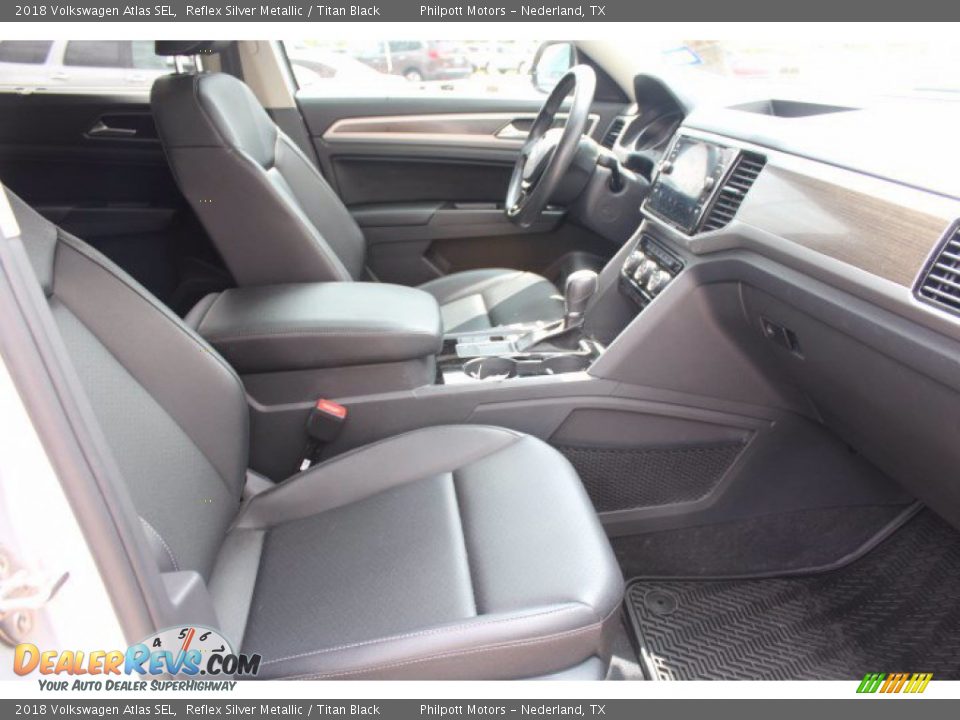 2018 Volkswagen Atlas SEL Reflex Silver Metallic / Titan Black Photo #29