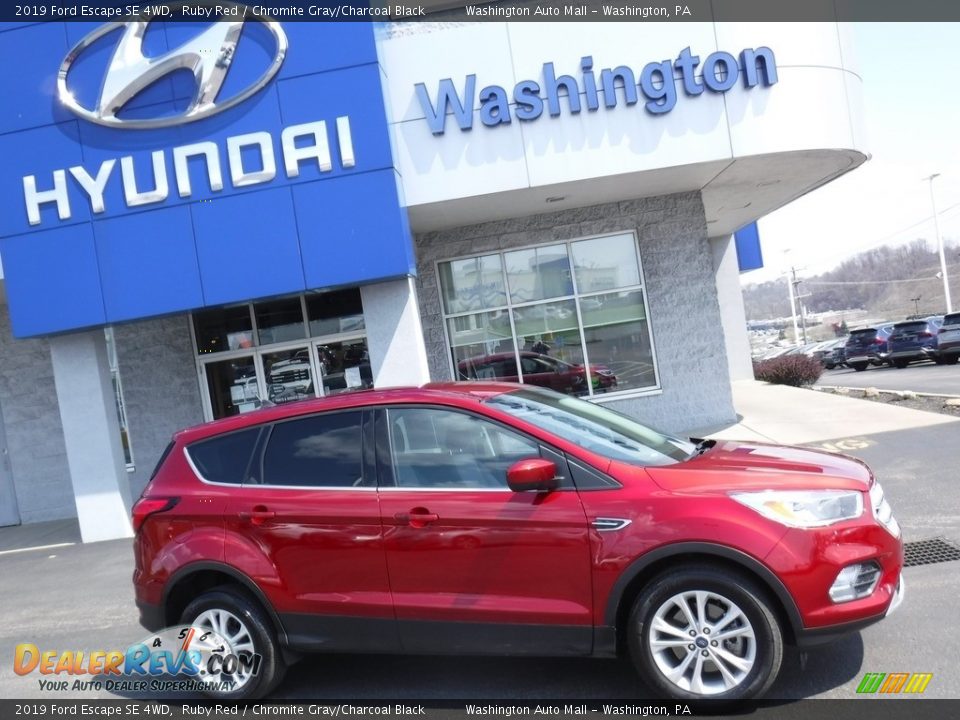 2019 Ford Escape SE 4WD Ruby Red / Chromite Gray/Charcoal Black Photo #2