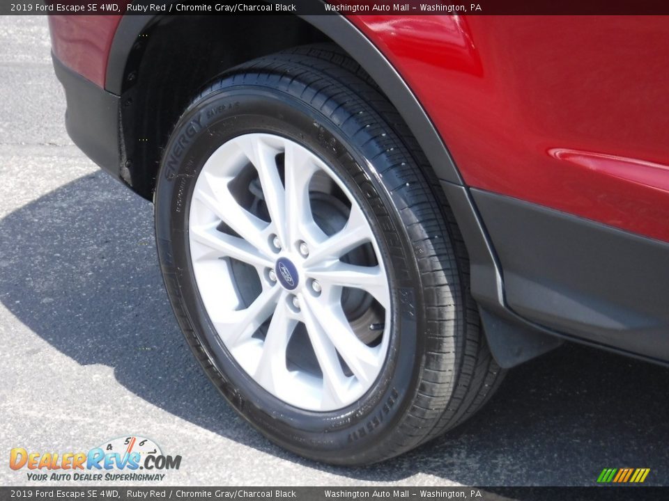 2019 Ford Escape SE 4WD Ruby Red / Chromite Gray/Charcoal Black Photo #3