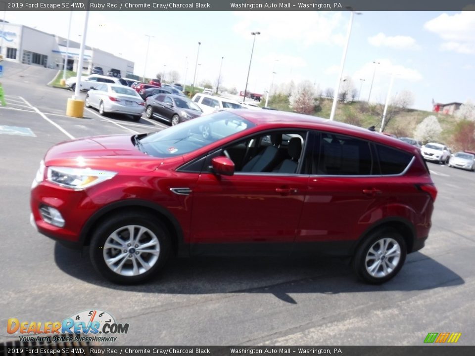 2019 Ford Escape SE 4WD Ruby Red / Chromite Gray/Charcoal Black Photo #6