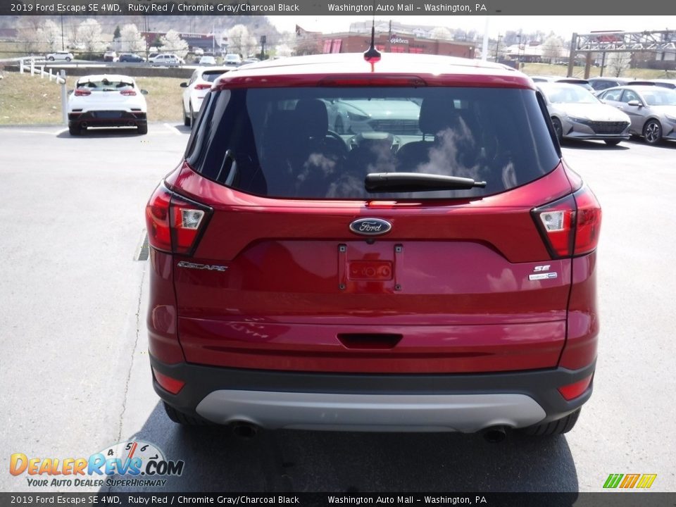 2019 Ford Escape SE 4WD Ruby Red / Chromite Gray/Charcoal Black Photo #9