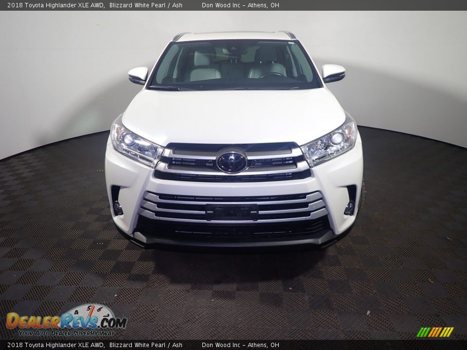 2018 Toyota Highlander XLE AWD Blizzard White Pearl / Ash Photo #8