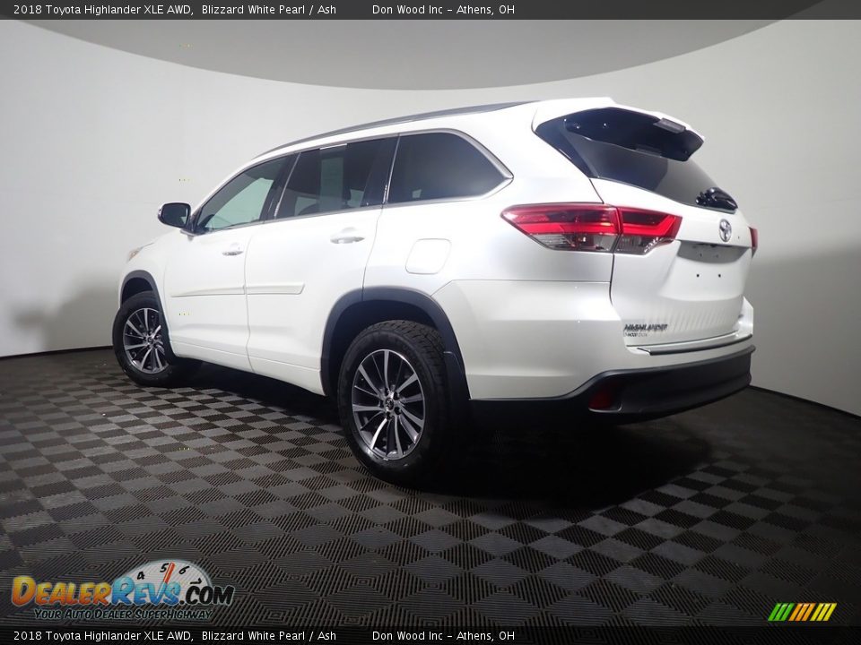 2018 Toyota Highlander XLE AWD Blizzard White Pearl / Ash Photo #14