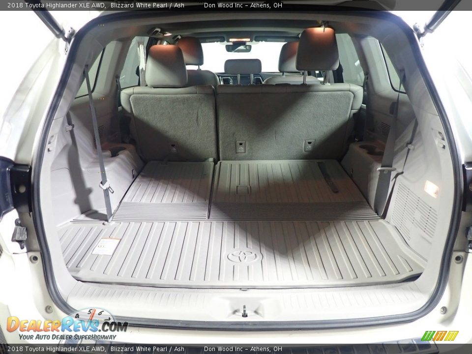2018 Toyota Highlander XLE AWD Blizzard White Pearl / Ash Photo #19