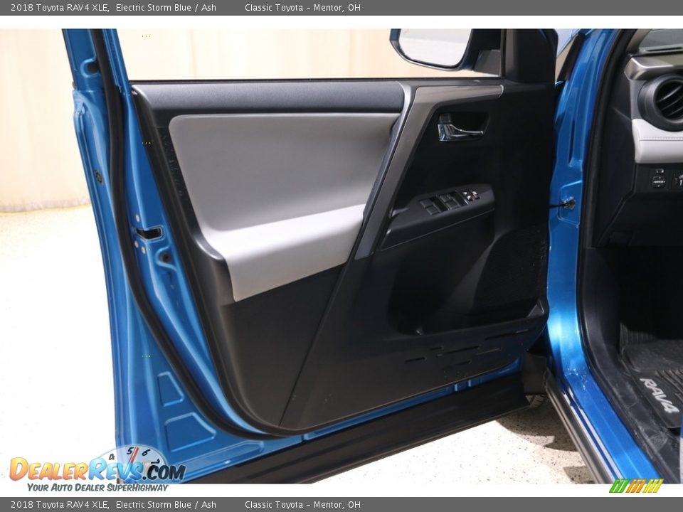 2018 Toyota RAV4 XLE Electric Storm Blue / Ash Photo #4