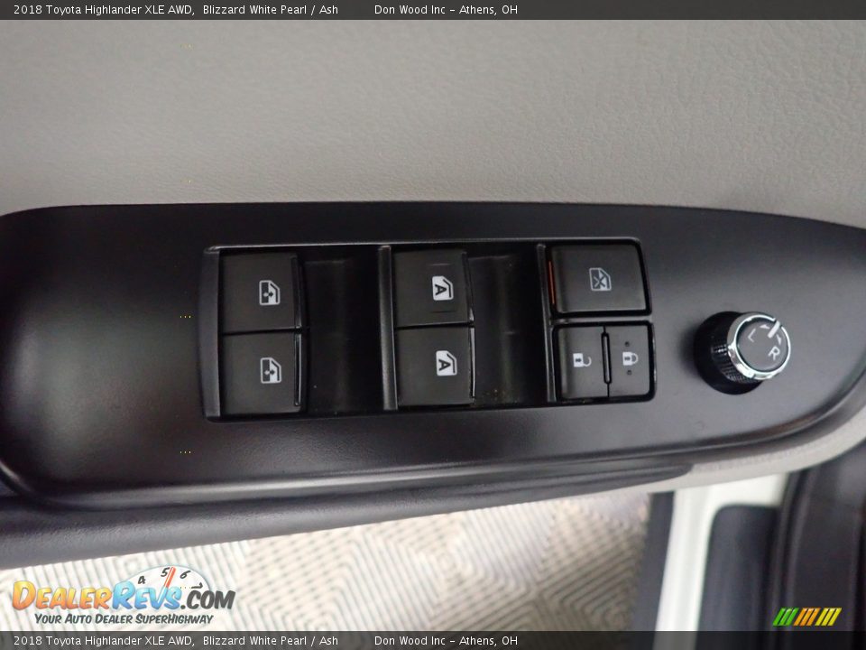 2018 Toyota Highlander XLE AWD Blizzard White Pearl / Ash Photo #25