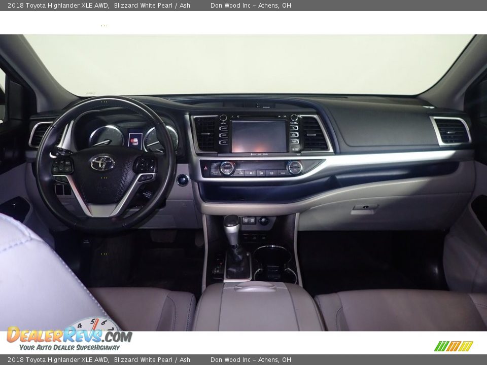 2018 Toyota Highlander XLE AWD Blizzard White Pearl / Ash Photo #28