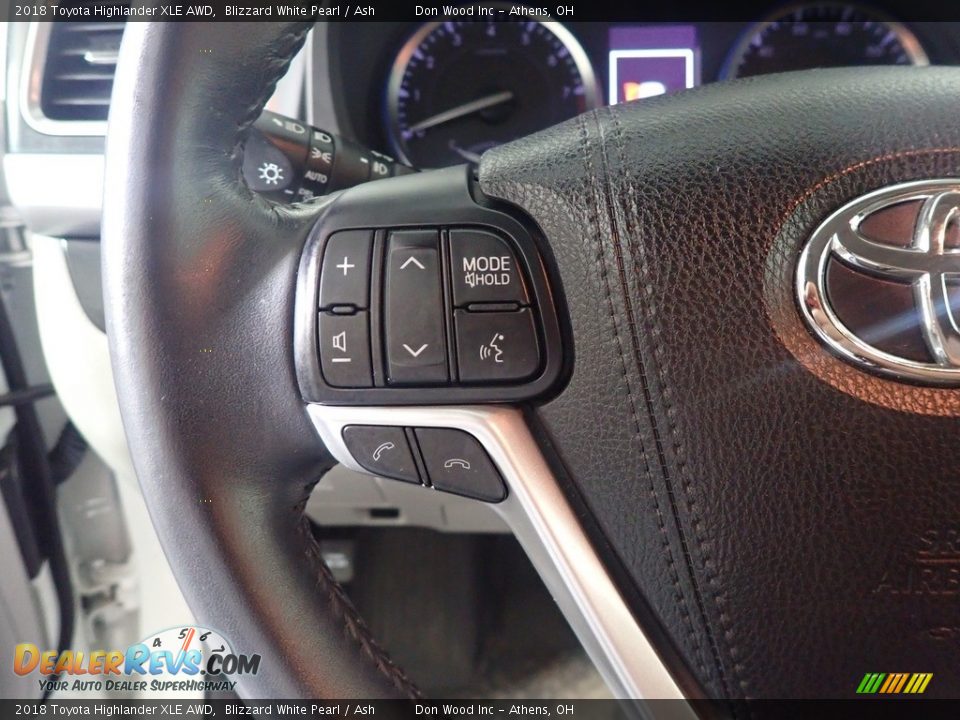 2018 Toyota Highlander XLE AWD Blizzard White Pearl / Ash Photo #33