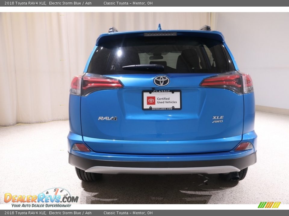 2018 Toyota RAV4 XLE Electric Storm Blue / Ash Photo #17