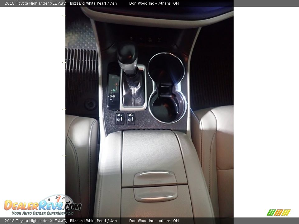 2018 Toyota Highlander XLE AWD Blizzard White Pearl / Ash Photo #36