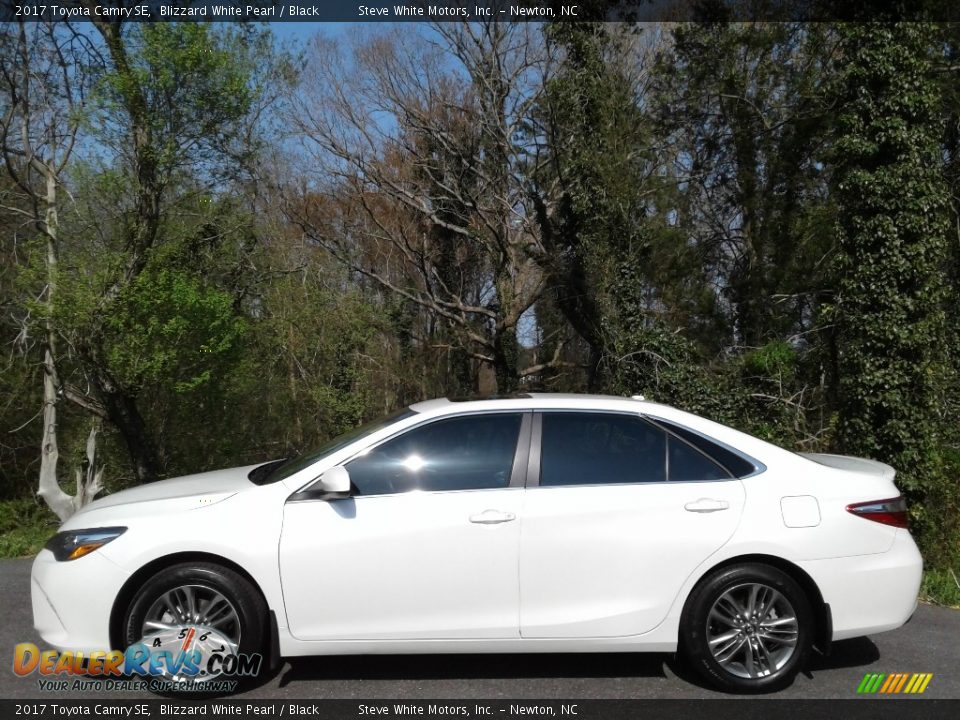 2017 Toyota Camry SE Blizzard White Pearl / Black Photo #1