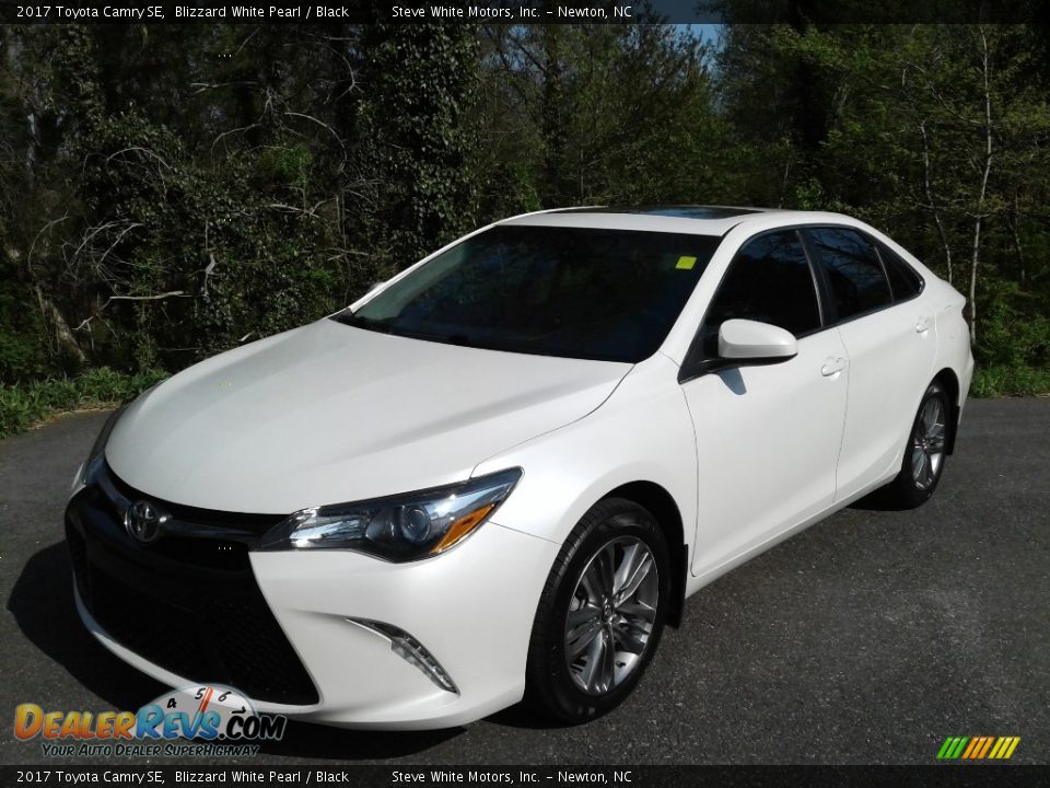 2017 Toyota Camry SE Blizzard White Pearl / Black Photo #2