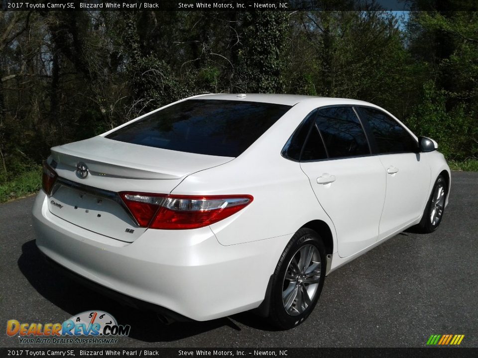 2017 Toyota Camry SE Blizzard White Pearl / Black Photo #6