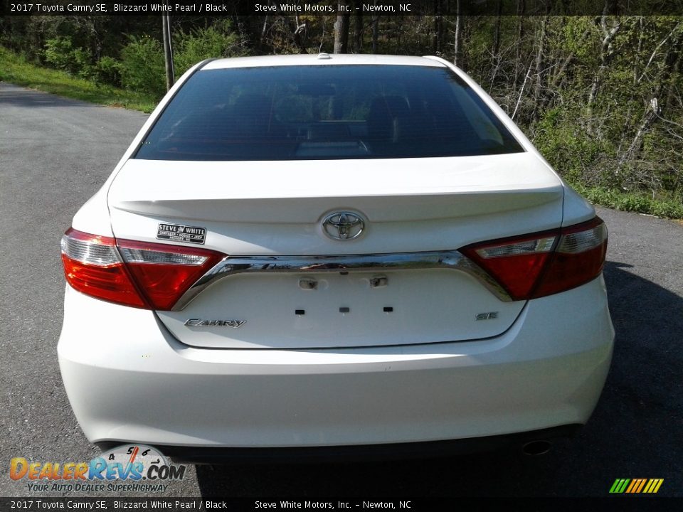 2017 Toyota Camry SE Blizzard White Pearl / Black Photo #7