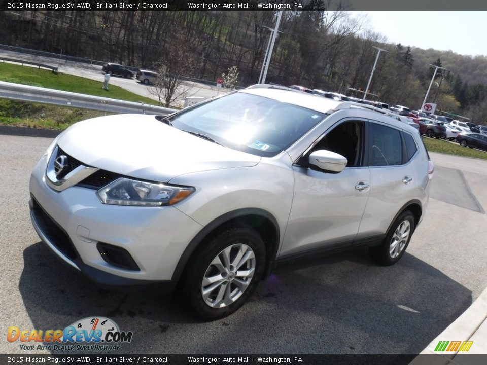 2015 Nissan Rogue SV AWD Brilliant Silver / Charcoal Photo #10