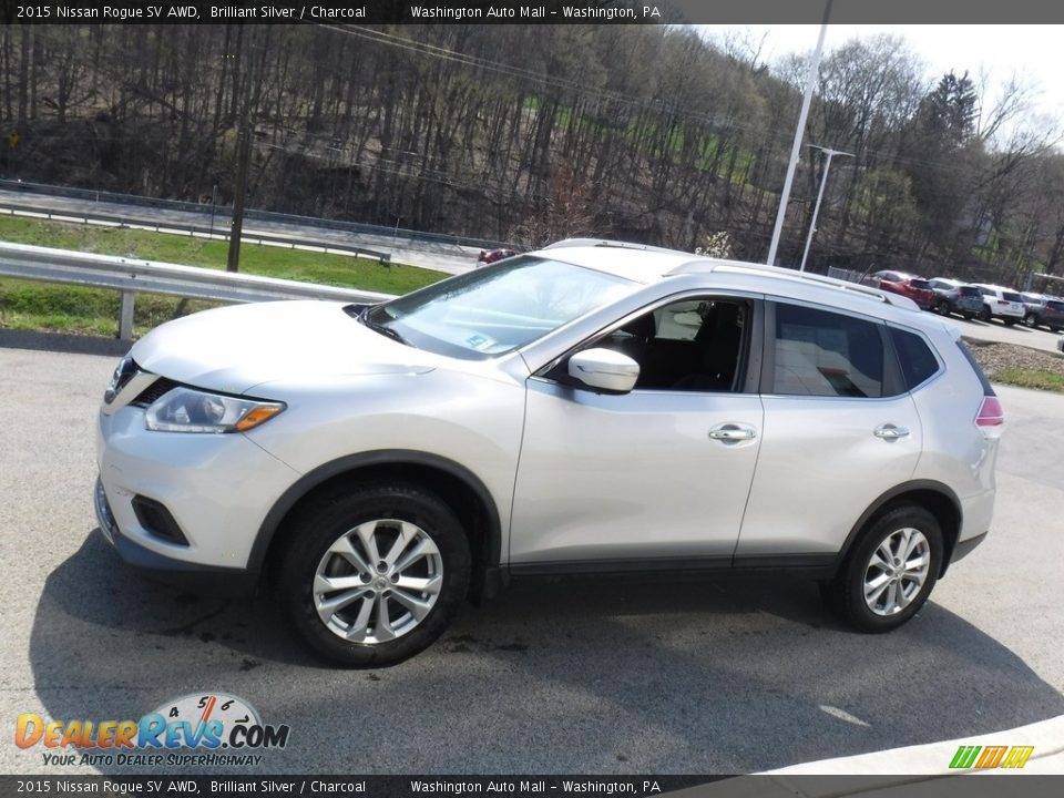 2015 Nissan Rogue SV AWD Brilliant Silver / Charcoal Photo #11