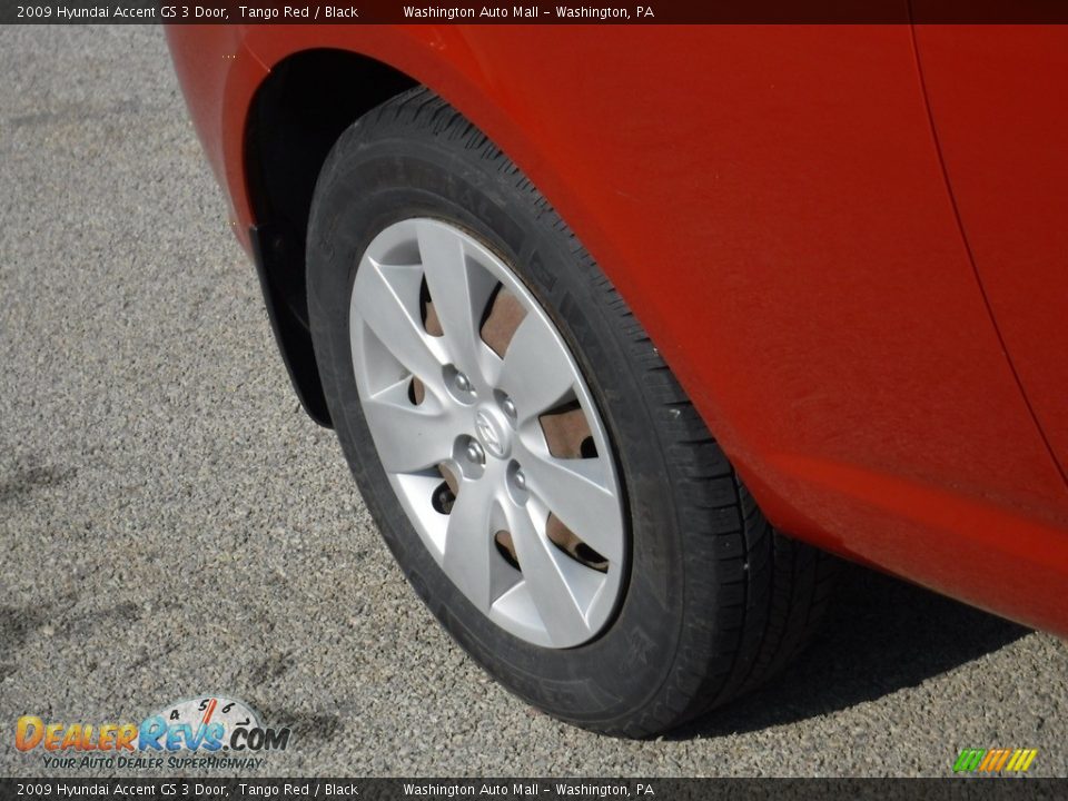 2009 Hyundai Accent GS 3 Door Tango Red / Black Photo #7