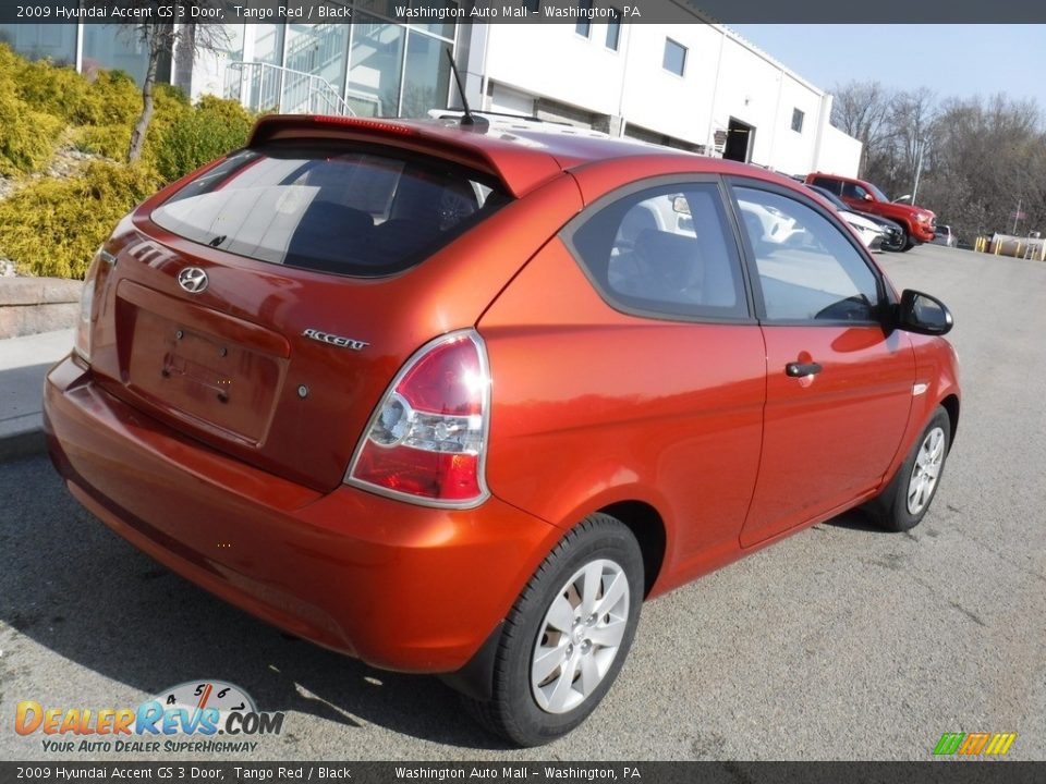 2009 Hyundai Accent GS 3 Door Tango Red / Black Photo #13