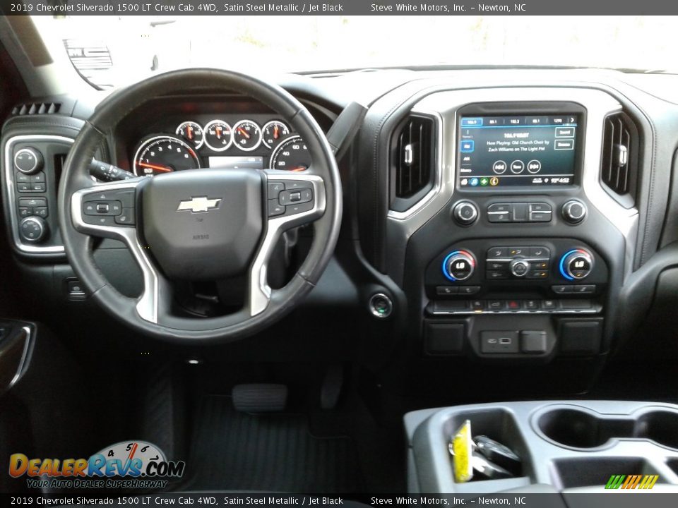 Dashboard of 2019 Chevrolet Silverado 1500 LT Crew Cab 4WD Photo #18