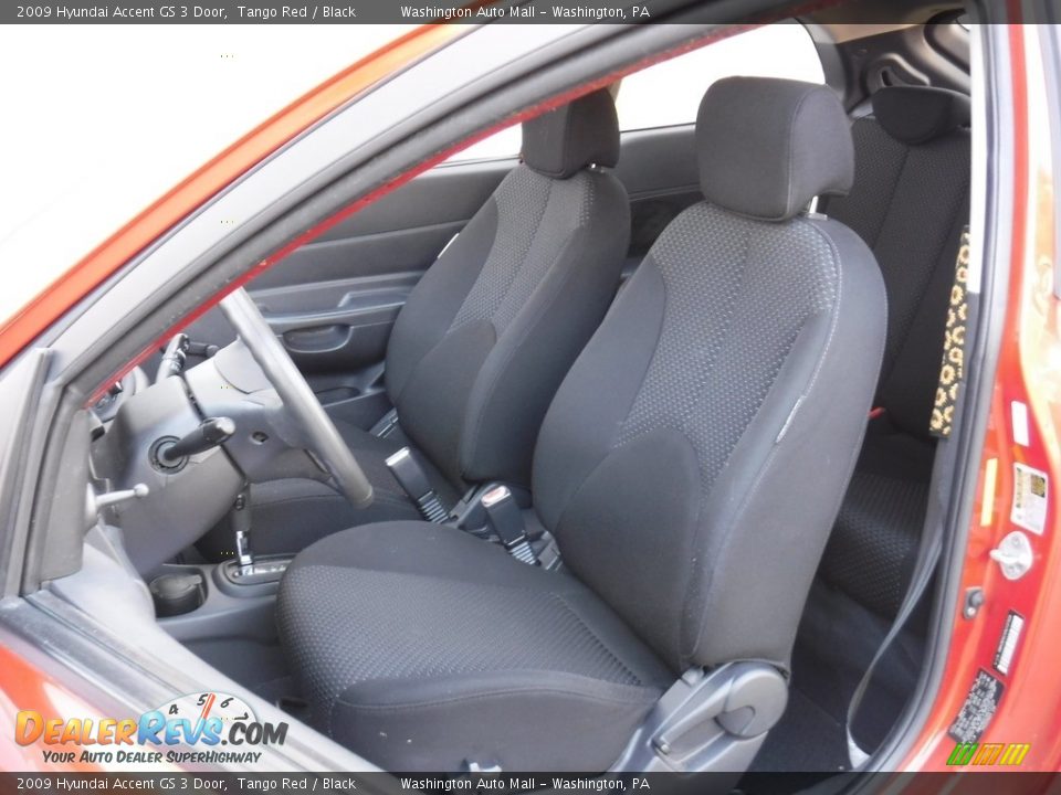 2009 Hyundai Accent GS 3 Door Tango Red / Black Photo #16