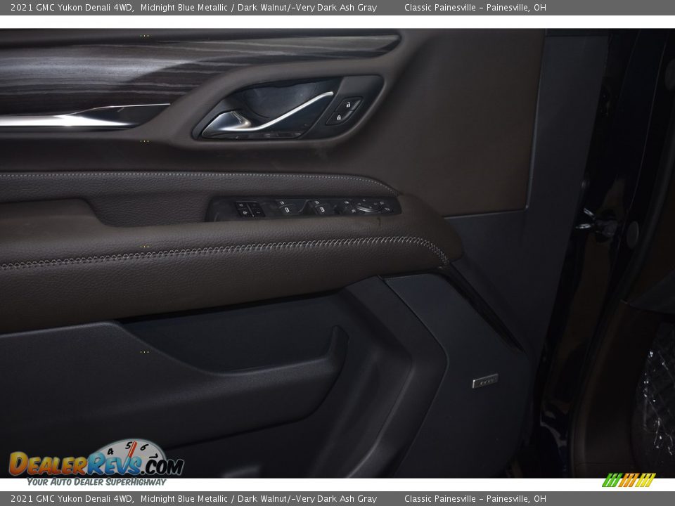 2021 GMC Yukon Denali 4WD Midnight Blue Metallic / Dark Walnut/­Very Dark Ash Gray Photo #10