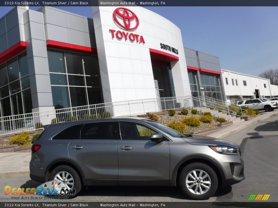 2019 Kia Sorento LX Titanium Silver / Satin Black Photo #2