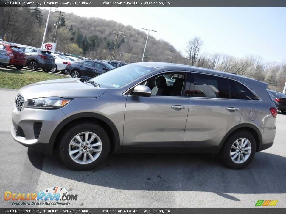 2019 Kia Sorento LX Titanium Silver / Satin Black Photo #9