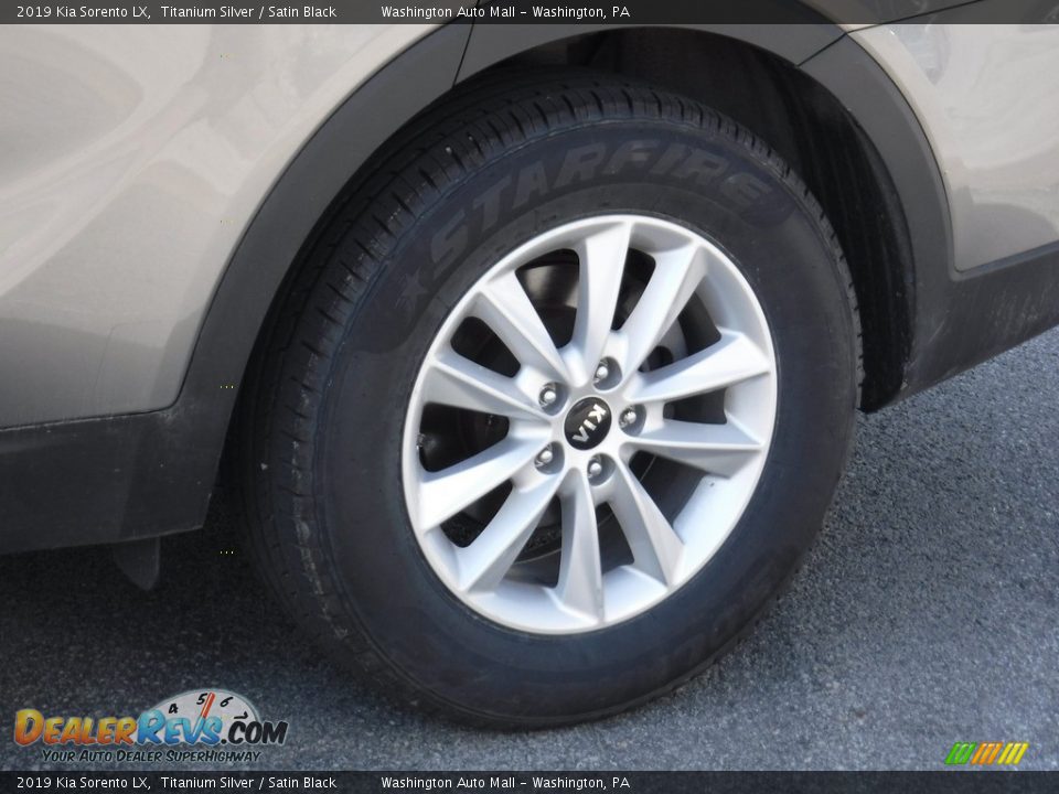 2019 Kia Sorento LX Titanium Silver / Satin Black Photo #10