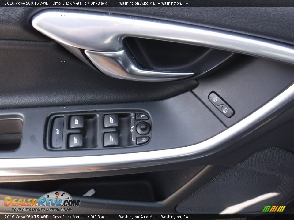 Door Panel of 2016 Volvo S60 T5 AWD Photo #17