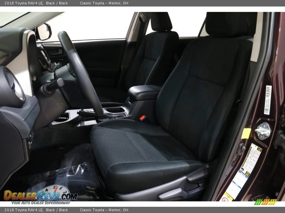 2018 Toyota RAV4 LE Black / Black Photo #5