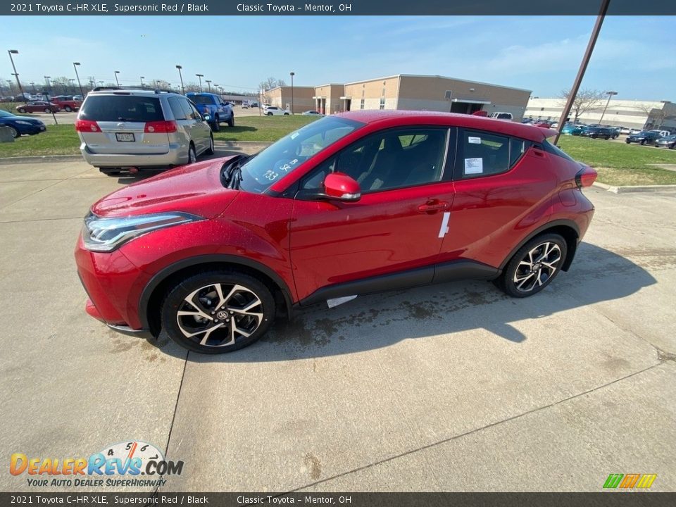 2021 Toyota C-HR XLE Supersonic Red / Black Photo #1