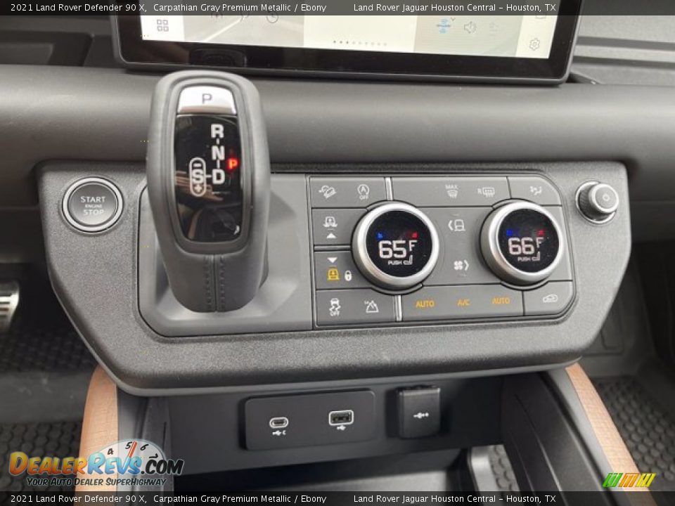 2021 Land Rover Defender 90 X Shifter Photo #25