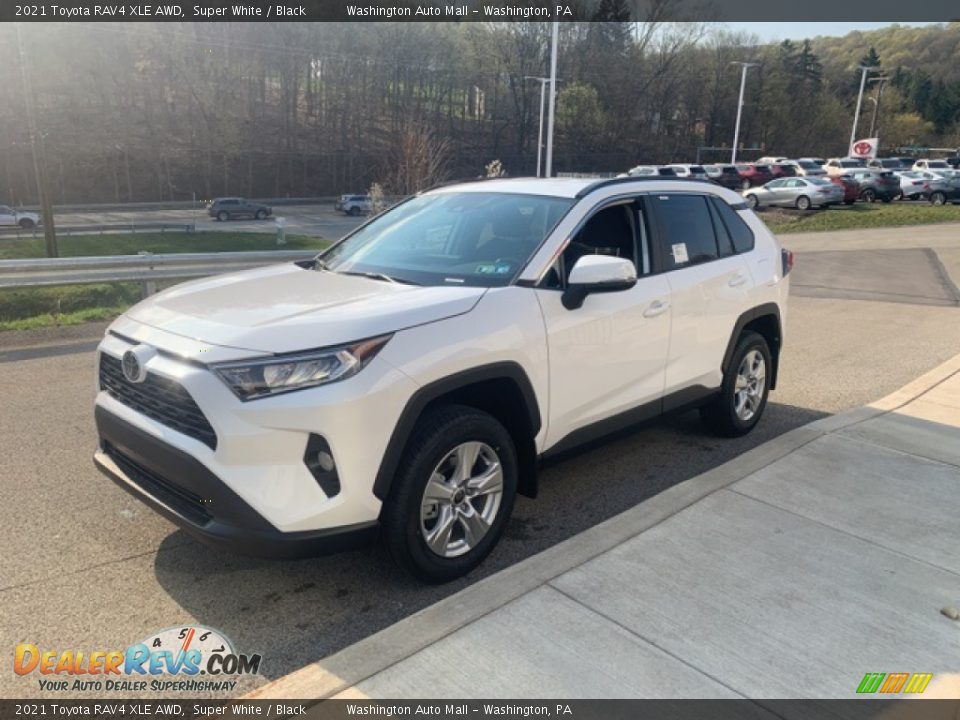 2021 Toyota RAV4 XLE AWD Super White / Black Photo #4