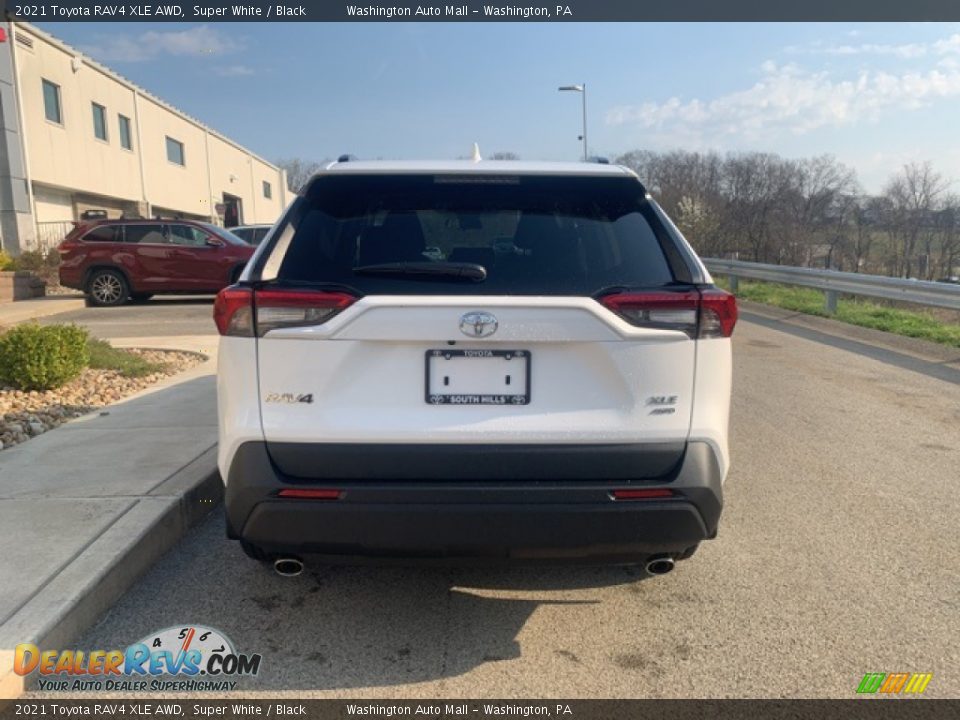 2021 Toyota RAV4 XLE AWD Super White / Black Photo #6