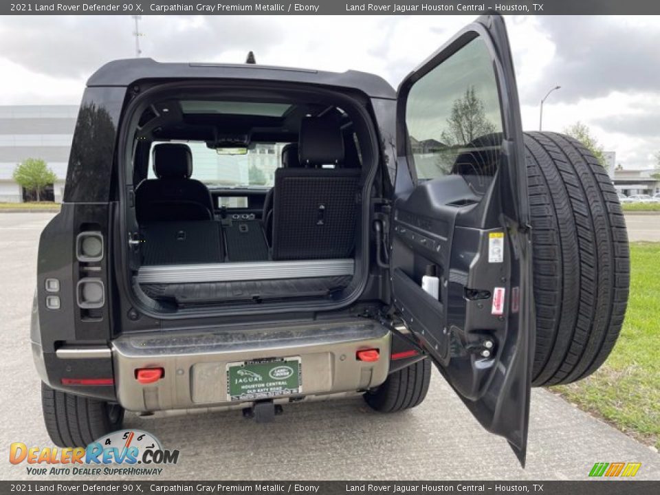 2021 Land Rover Defender 90 X Trunk Photo #32