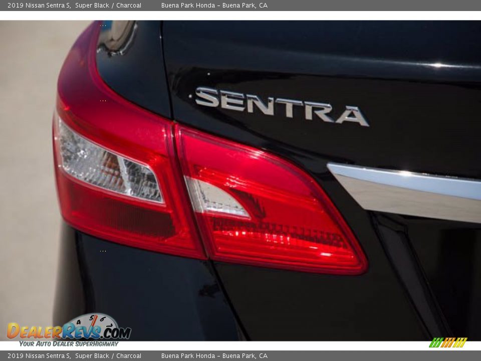 2019 Nissan Sentra S Super Black / Charcoal Photo #12