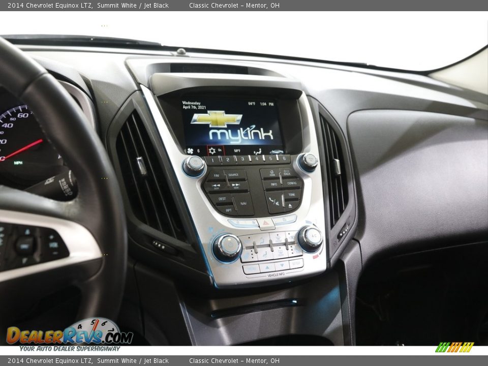 Controls of 2014 Chevrolet Equinox LTZ Photo #9