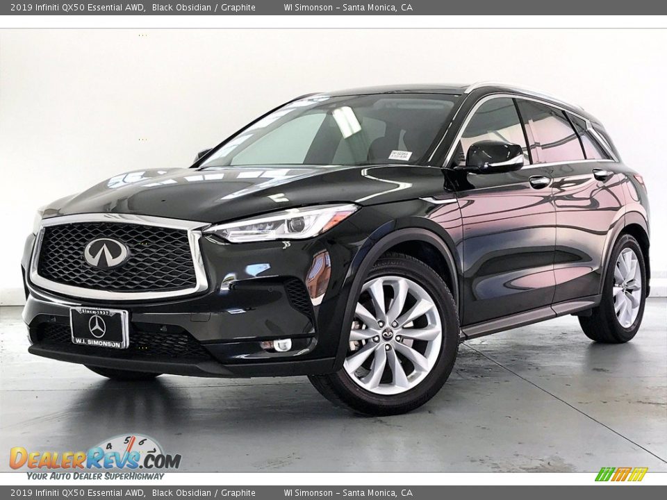 Front 3/4 View of 2019 Infiniti QX50 Essential AWD Photo #12