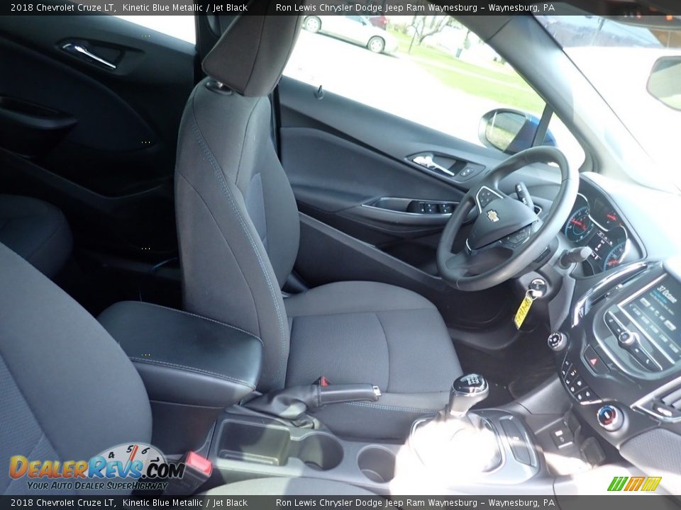 Front Seat of 2018 Chevrolet Cruze LT Photo #11