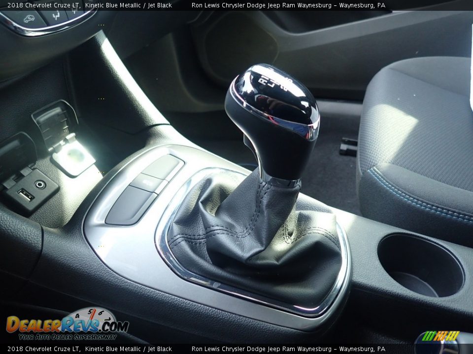 2018 Chevrolet Cruze LT Shifter Photo #20