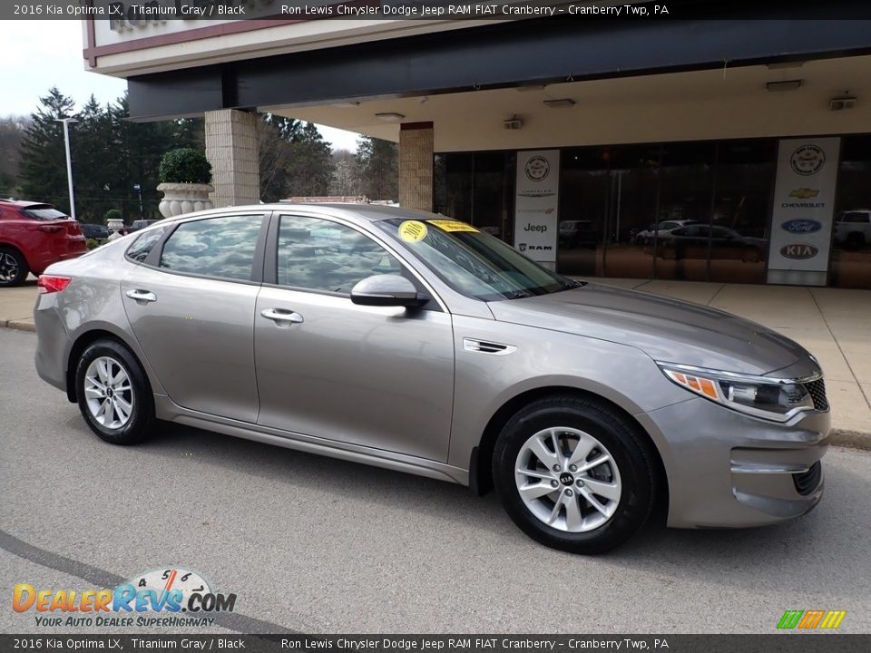 Front 3/4 View of 2016 Kia Optima LX Photo #9